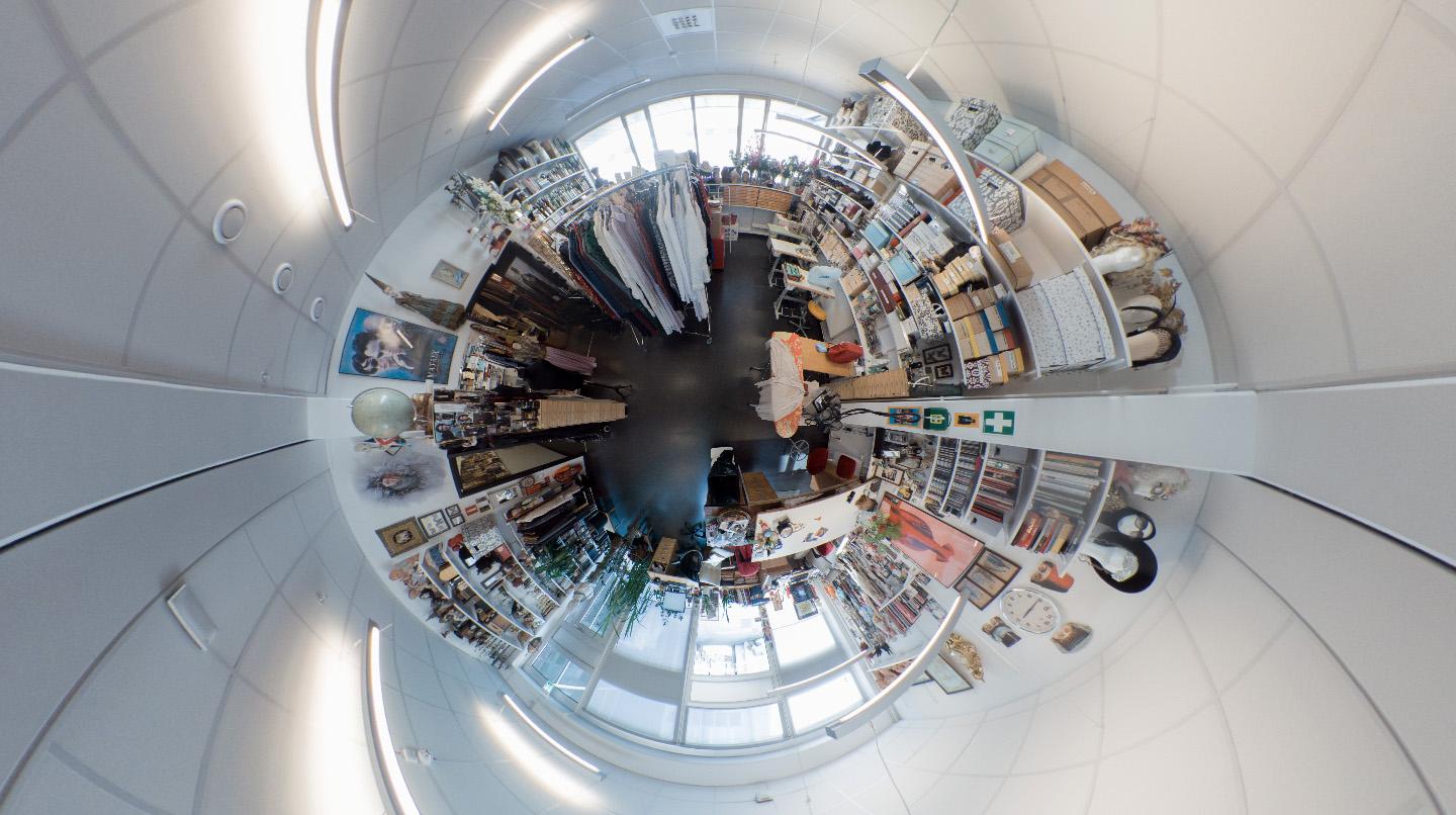 Ett rum där en 360-bild sammanfogats till en cirkel